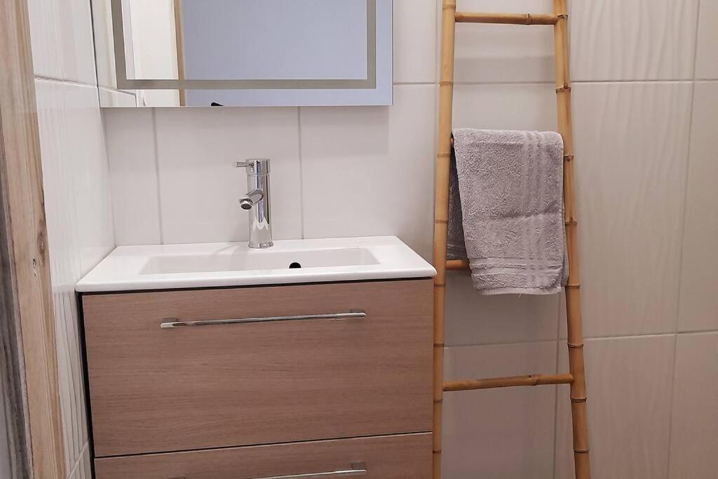 T2, Avec Terrasse. Appartement